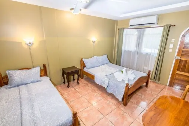 Üç Kişilik Oda