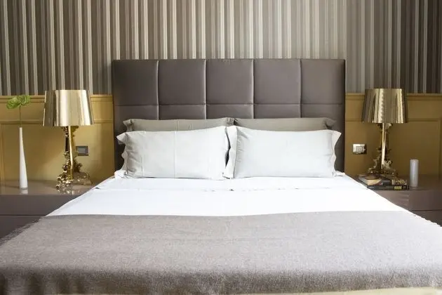 Deluxe Tek Büyük Yataklı Oda (Gold)