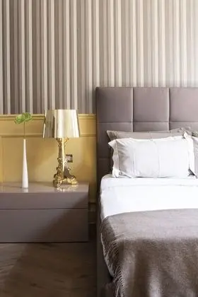 Deluxe Tek Büyük Yataklı Oda (Gold)