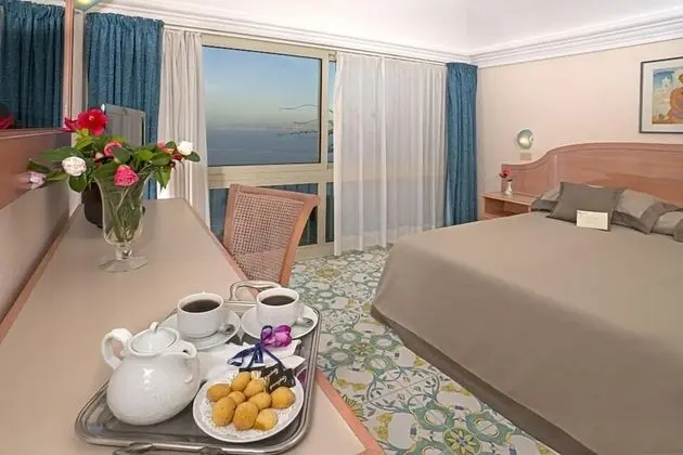 Superior Tek Büyük Yataklı Oda, Balkon, Deniz Manzaralı