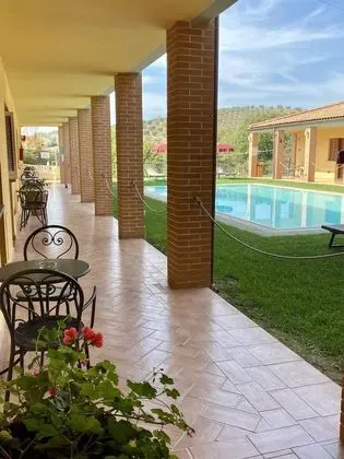 Superior Oda, 1 Çift Kişilik veya 2 Tek Kişilik Yatak, Havuz Manzaralı