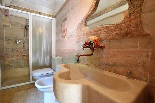 Tek Büyük Yataklı Oda, Ek Bina