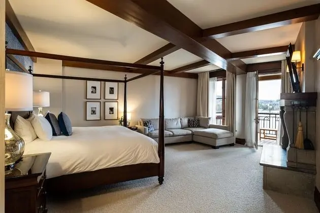 Classic Quintessence semi-adapted Suite