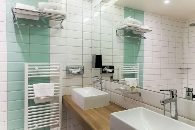 Superior Tek Büyük Yataklı Oda, Bahçe Manzaralı