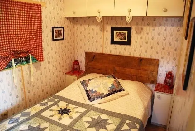 Karavan (Hotel Walnut Grove)