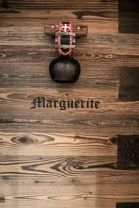 Classic Tek Büyük veya İki Ayrı Yataklı Oda, Teras, Dağ Manzaralı (Chambre Marguerite)