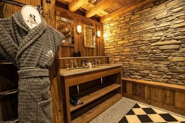 Deluxe Tek Büyük veya İki Ayrı Yataklı Oda