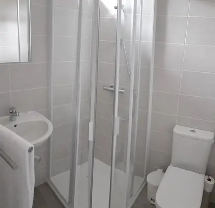 Classic Üç Kişilik Oda, Banyolu/Duşlu