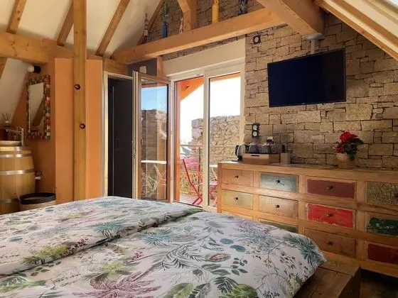 Superior Tek Büyük Yataklı Oda, Üzüm Asması Manzaralı (Chambre Malo)