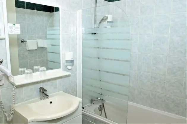 Standard Tek Büyük Yataklı Oda