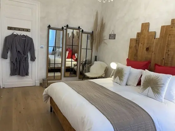 Chambre Cosy salle de bain privative séparée, vue vignoble
