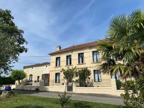 Chambre Cosy salle de bain privative séparée, vue vignoble