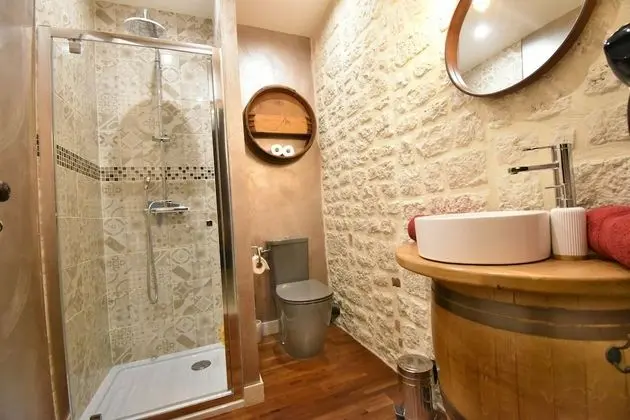 Chambre Cosy salle de bain privative séparée, vue vignoble