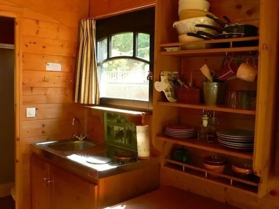 Karavan, Banyolu/Duşlu