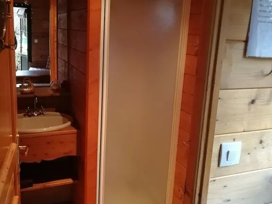 Karavan, Banyolu/Duşlu