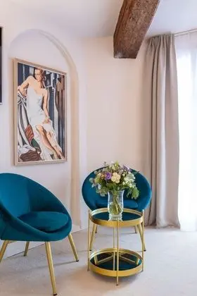 Junior Üç Kişilik Oda, 1 Büyük (Queen) Boy Yatak