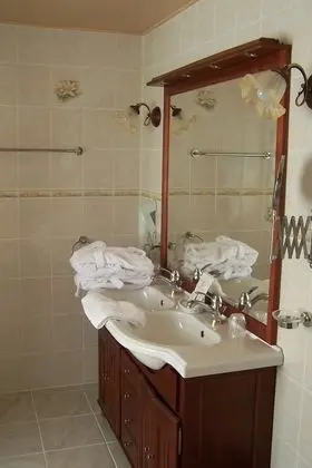 Luxury Tek Büyük Yataklı Oda