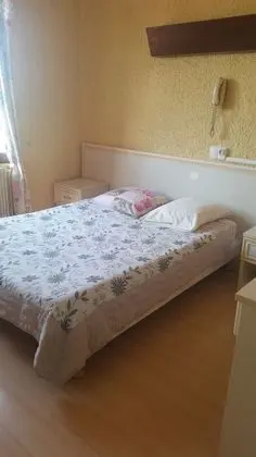 Üç Kişilik Oda