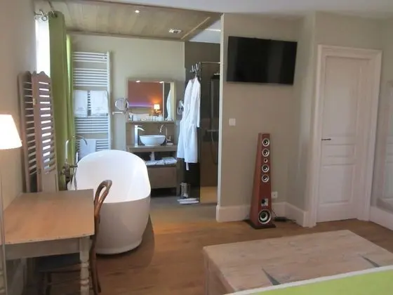 Deluxe Oda, Küvet (Pergaud)