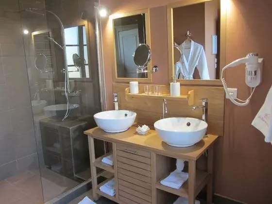 Deluxe Oda, Özel Banyo (Courbet)