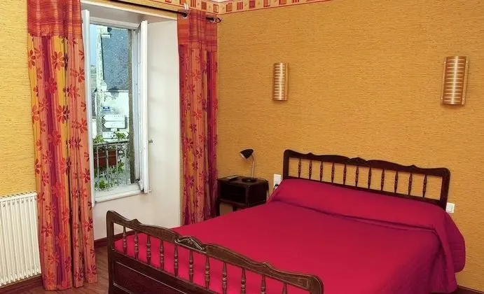 Büyük Yataklı Tek Kişilik Oda