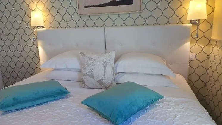 Comfort Tek Büyük Yataklı Oda, Avlu Manzaralı