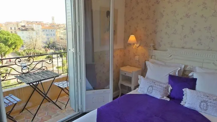 Standard Tek Büyük Yataklı Oda, Balkon, Park Manzaralı