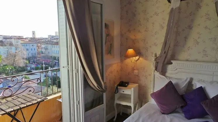 Standard Tek Büyük Yataklı Oda, Balkon, Park Manzaralı