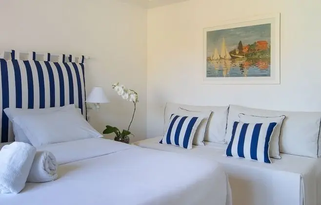 Büyük Yataklı Tek Kişilik Oda