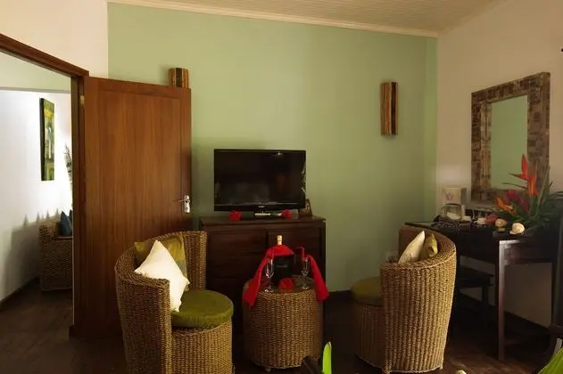 Super Deluxe Family Suite (2 Adults and 1 Children)