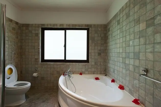 Super Deluxe Family Suite (2 Adults and 1 Children)