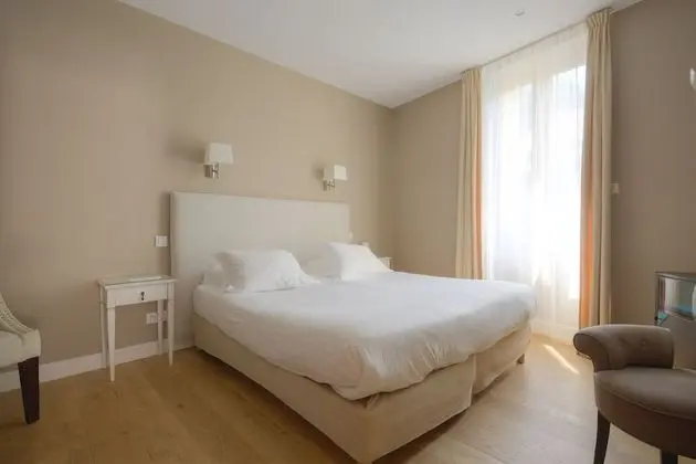 Comfort Tek Büyük Yataklı Oda