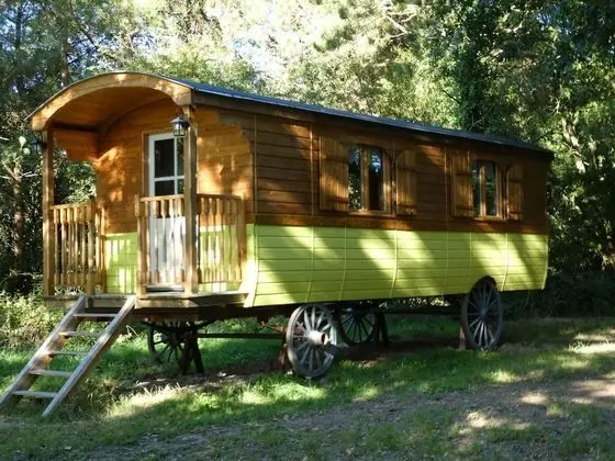 Karavan (La Roulotte des Baladins)