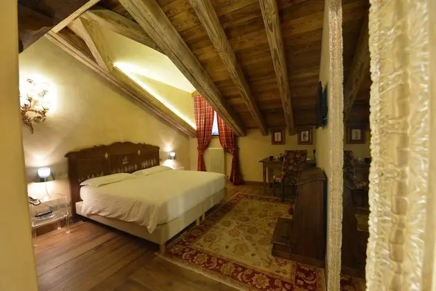 Superior Tek Büyük veya İki Ayrı Yataklı Oda (Deluxe)