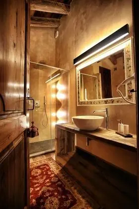 Superior Tek Büyük veya İki Ayrı Yataklı Oda (Deluxe)