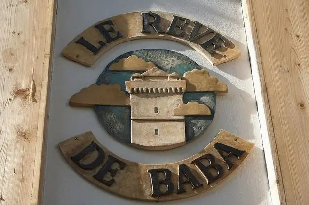 Tek Büyük Yataklı Oda (Ici et Ailleurs)