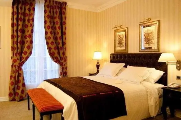 Çift ​​kişilik Deluxe King Bed