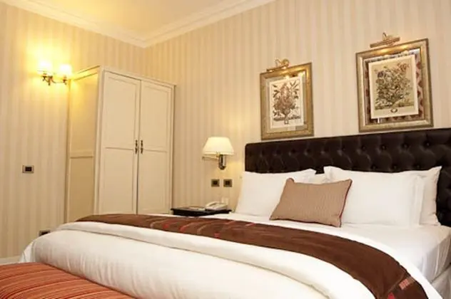 Çift ​​kişilik Deluxe King Bed