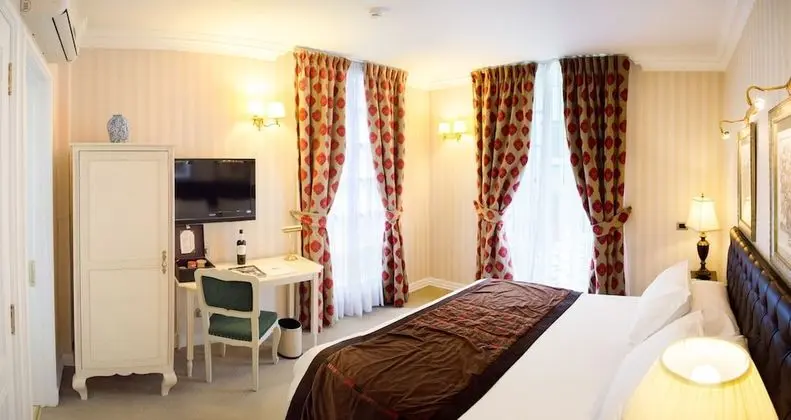 Deluxe Tek Büyük Yataklı Oda