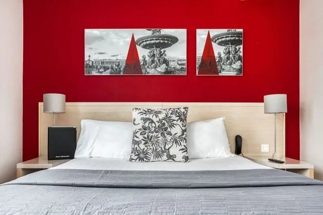 Luxury Tek Büyük Yataklı Oda