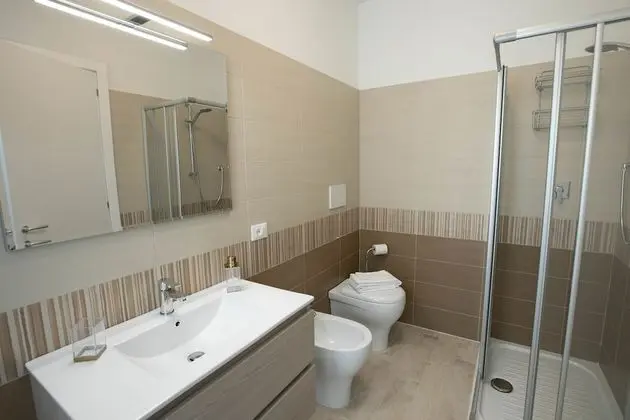 Design Tek Büyük veya İki Ayrı Yataklı Oda, Avlu Manzaralı