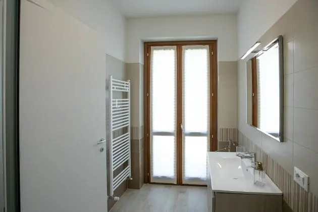 Design Tek Büyük veya İki Ayrı Yataklı Oda, Avlu Manzaralı