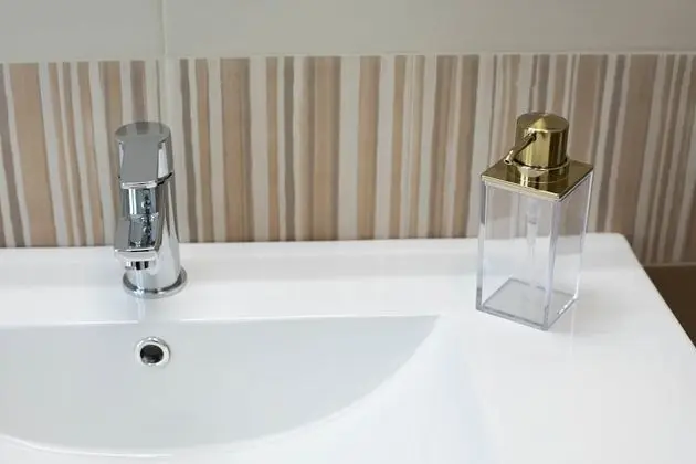 Design Tek Büyük veya İki Ayrı Yataklı Oda, Avlu Manzaralı