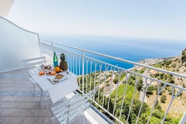 Deluxe Tek Büyük veya İki Ayrı Yataklı Oda, Deniz Manzaralı