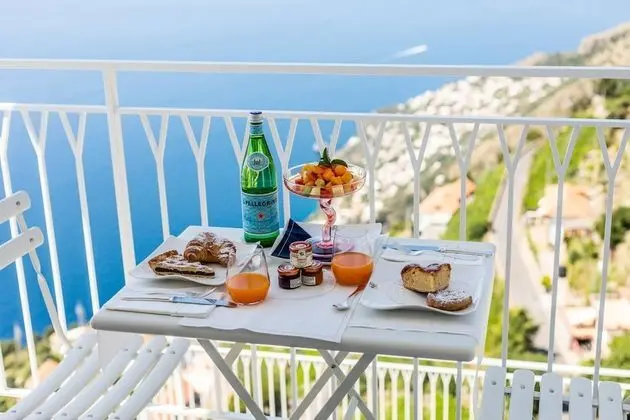 Deluxe Tek Büyük veya İki Ayrı Yataklı Oda, Deniz Manzaralı