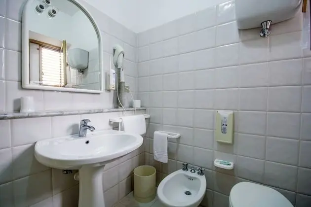 Standard Tek Büyük veya İki Ayrı Yataklı Oda, 1 Büyük (Queen) Boy Yatak, Bahçe Manzaralı