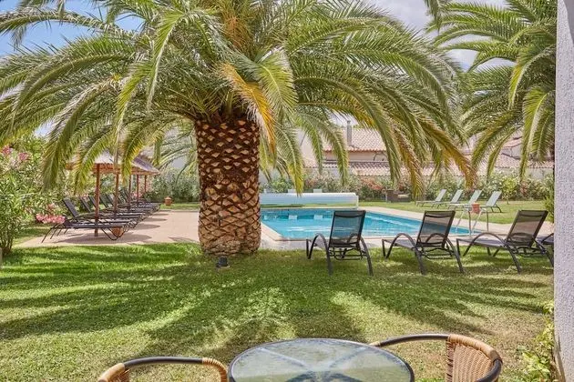 Club Oda, Bahçeli