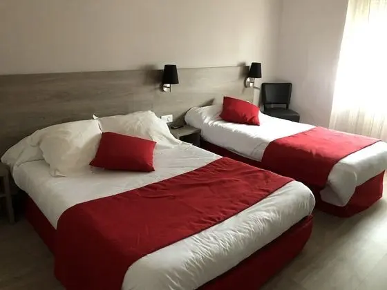 Üç Kişilik Oda