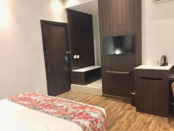 Deluxe Tek Büyük Yataklı Oda