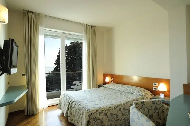 Tek Büyük Yataklı Oda, Balkon, Deniz Manzaralı